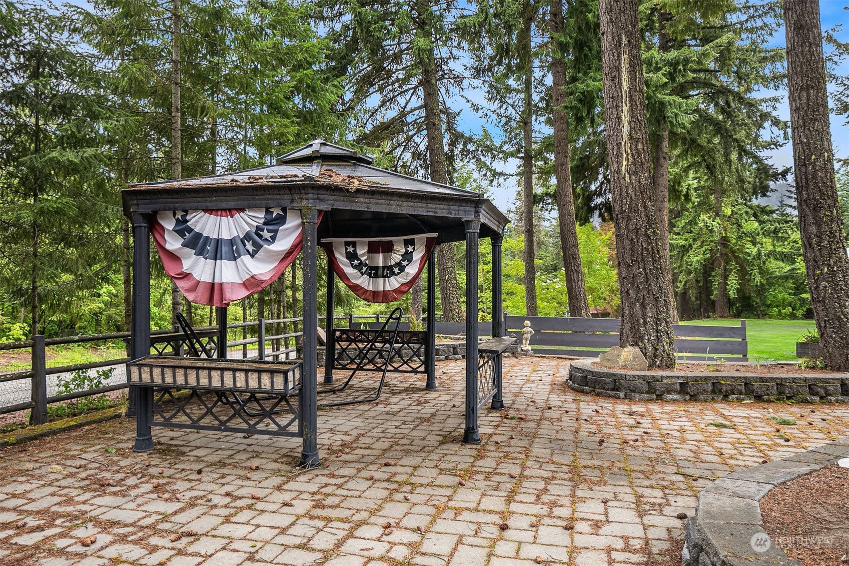 Easton, Washington, 98925, United States, 3 Bedrooms Bedrooms, ,3 BathroomsBathrooms,Residential,For Sale,1912346