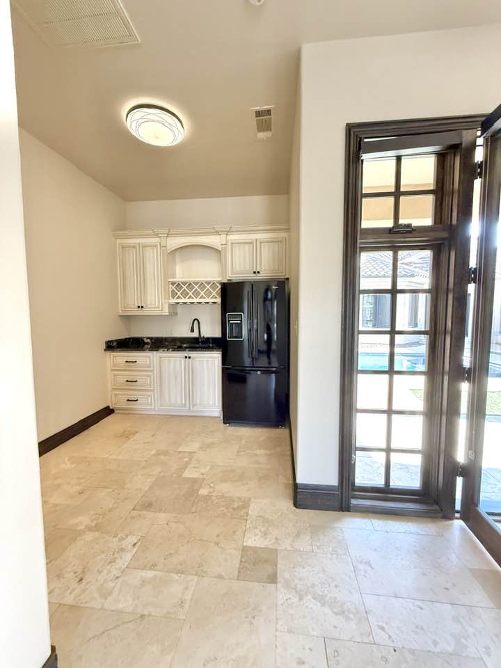 Carlsbad, New Mexico, 88220, United States, 4 Bedrooms Bedrooms, ,6 BathroomsBathrooms,Residential,For Sale,1974885