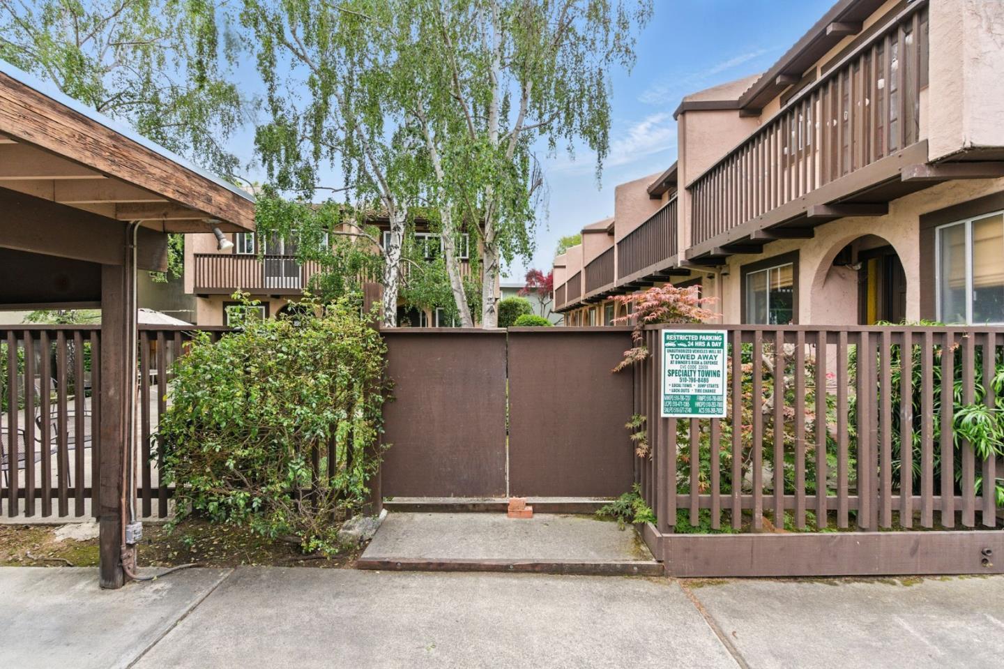 Redwood City, California, 94061, United States, 2 Bedrooms Bedrooms, ,2 BathroomsBathrooms,Residential,For Sale,1939349
