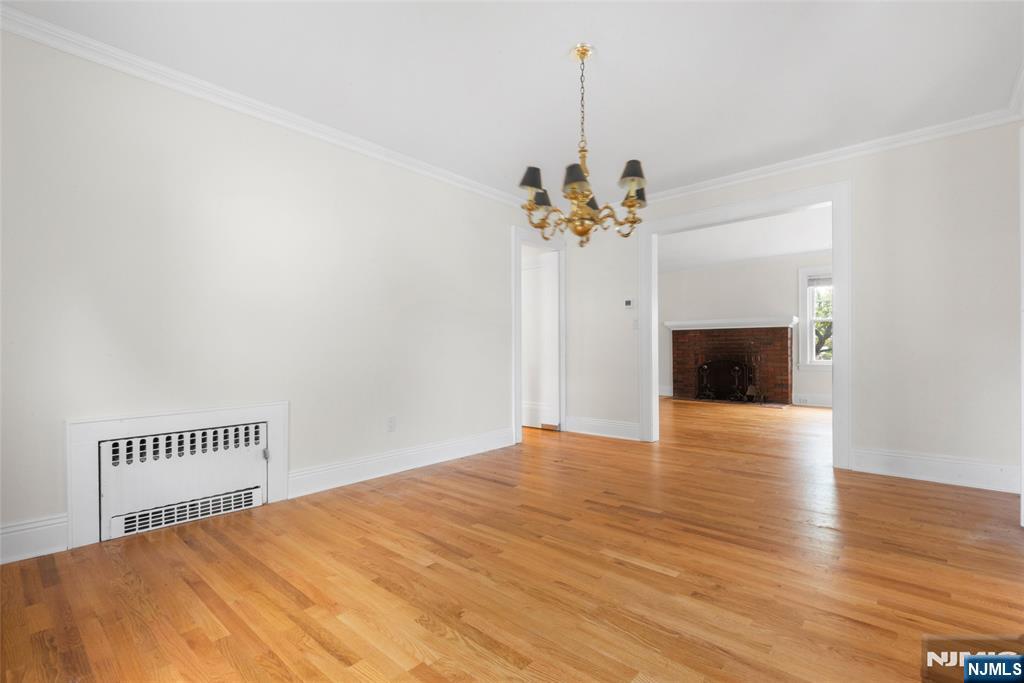 Rutherford, New Jersey, 07070, United States, 4 Bedrooms Bedrooms, ,2 BathroomsBathrooms,Residential,For Sale,1901236