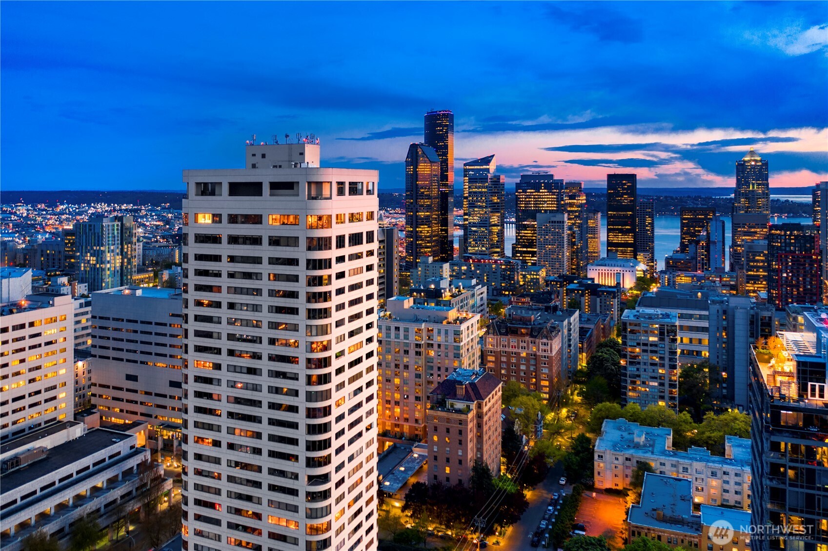 Seattle, Washington, 98104, United States, 4 Bedrooms Bedrooms, ,6 BathroomsBathrooms,Residential,For Sale,1738048