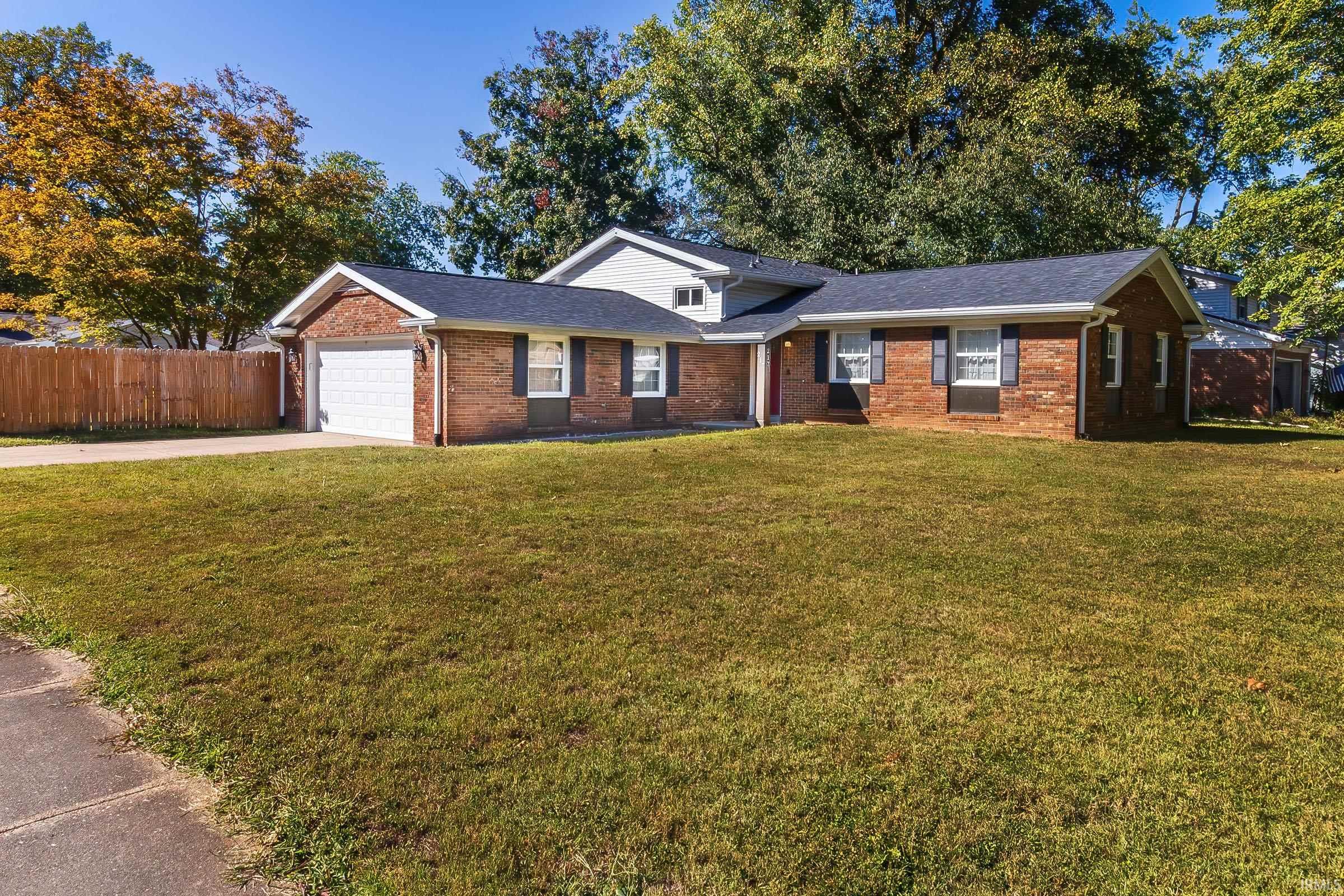 Royal Ave, Evansville, IN 47715 #1