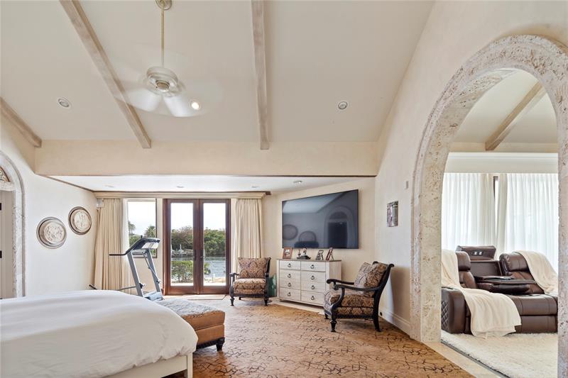 Lighthouse Point, Florida, 33064, United States, 8 Bedrooms Bedrooms, ,10 BathroomsBathrooms,Residential,For Sale,1804344