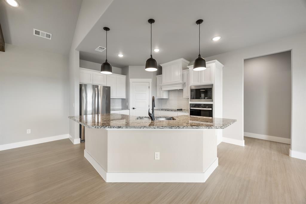 West Tawakoni, Texas, 75474, United States, 4 Bedrooms Bedrooms, ,2 BathroomsBathrooms,Residential,For Sale,2005786