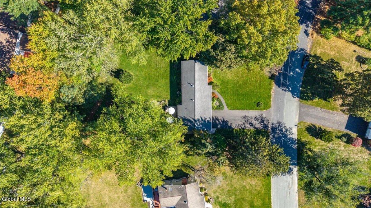 Clifton Park, New York, 12065, United States, 4 Bedrooms Bedrooms, ,3 BathroomsBathrooms,Residential,For Sale,1968691