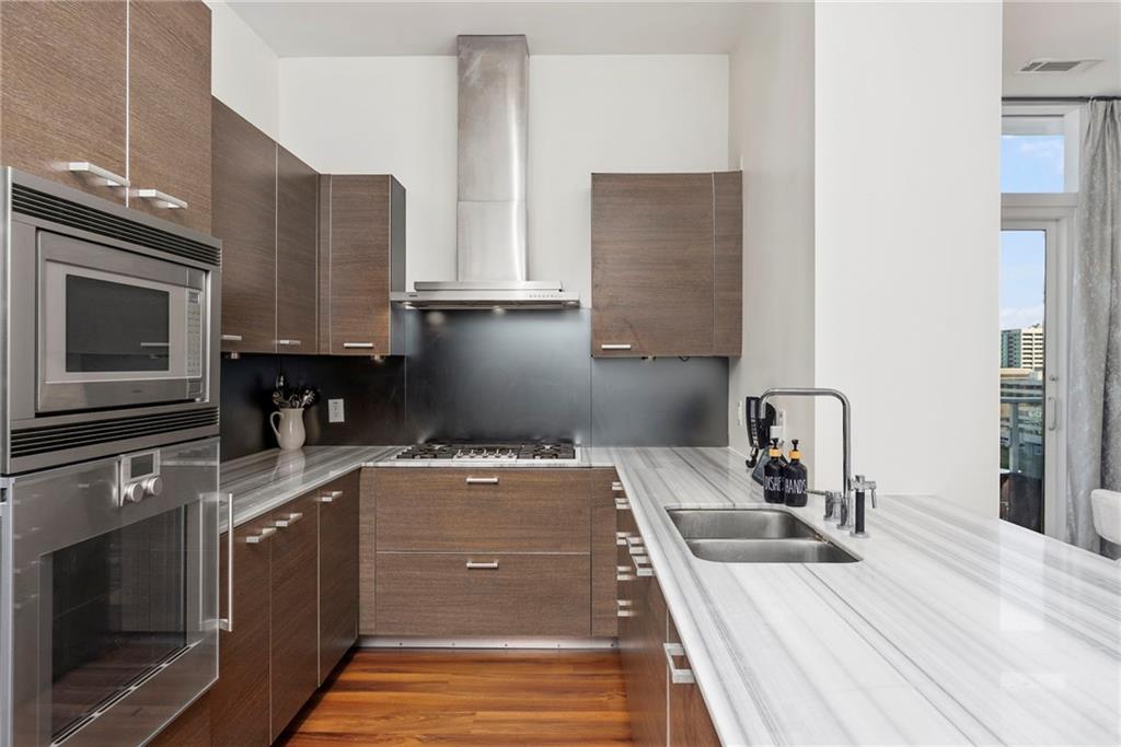 Atlanta, Georgia, 30308, United States, 2 Bedrooms Bedrooms, ,3 BathroomsBathrooms,Residential,For Sale,1967634