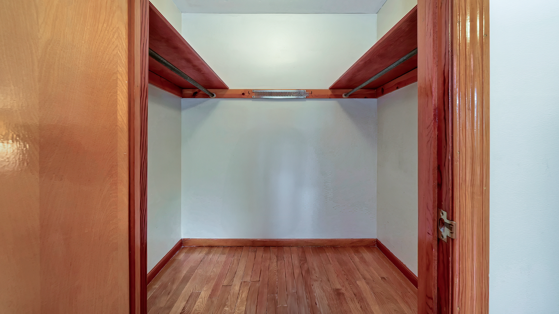 Nutley, New Jersey, 07110, United States, 4 Bedrooms Bedrooms, ,3 BathroomsBathrooms,Residential,For Sale,1974859