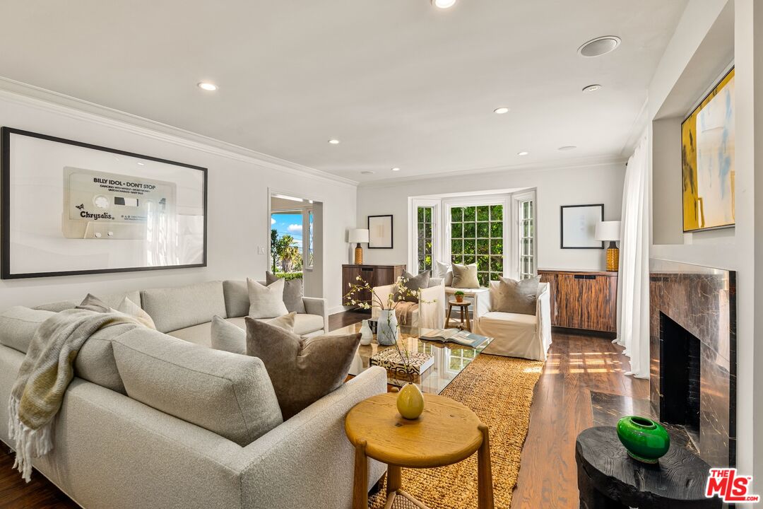 Los Angeles, California, 90046, United States, 3 Bedrooms Bedrooms, ,3 BathroomsBathrooms,Residential,For Sale,1906693
