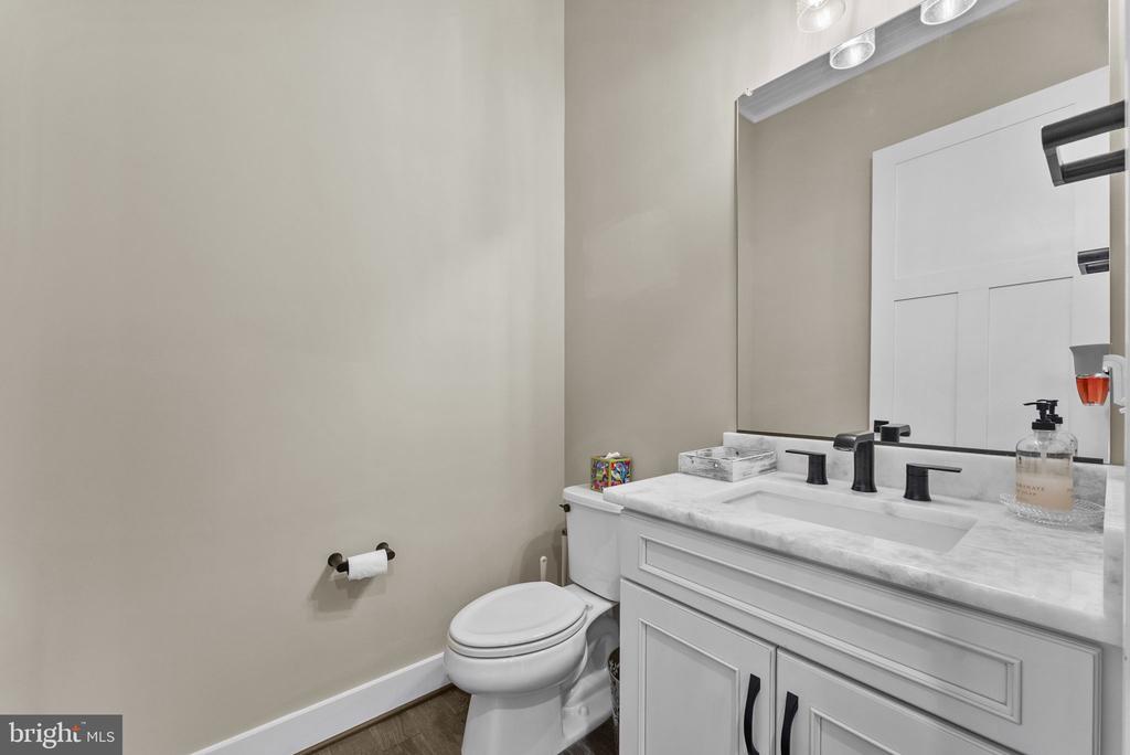 Warrenton, Virginia, 20187, United States, 4 Bedrooms Bedrooms, ,4 BathroomsBathrooms,Residential,For Sale,2048905