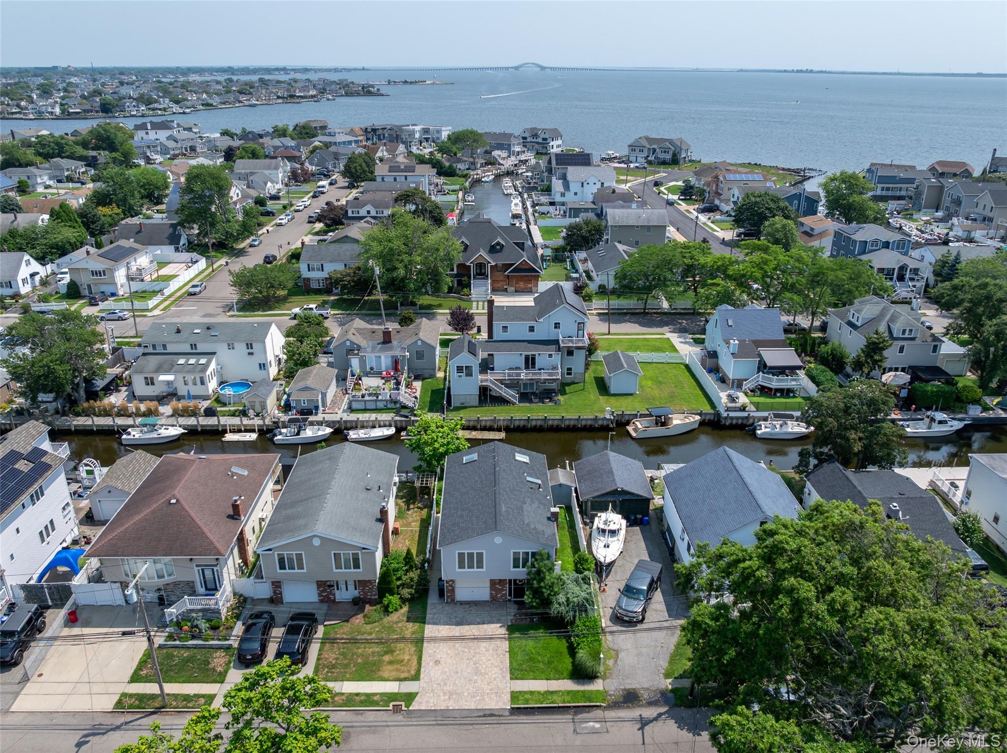 Babylon, New York, 11702, United States, 3 Bedrooms Bedrooms, ,2 BathroomsBathrooms,Residential,For Sale,1930395