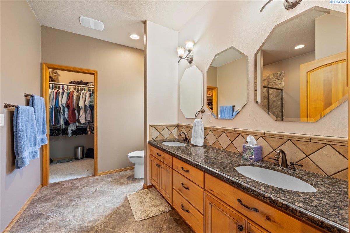 Richland, Washington, 99352, United States, 4 Bedrooms Bedrooms, ,2 BathroomsBathrooms,Residential,For Sale,1992938