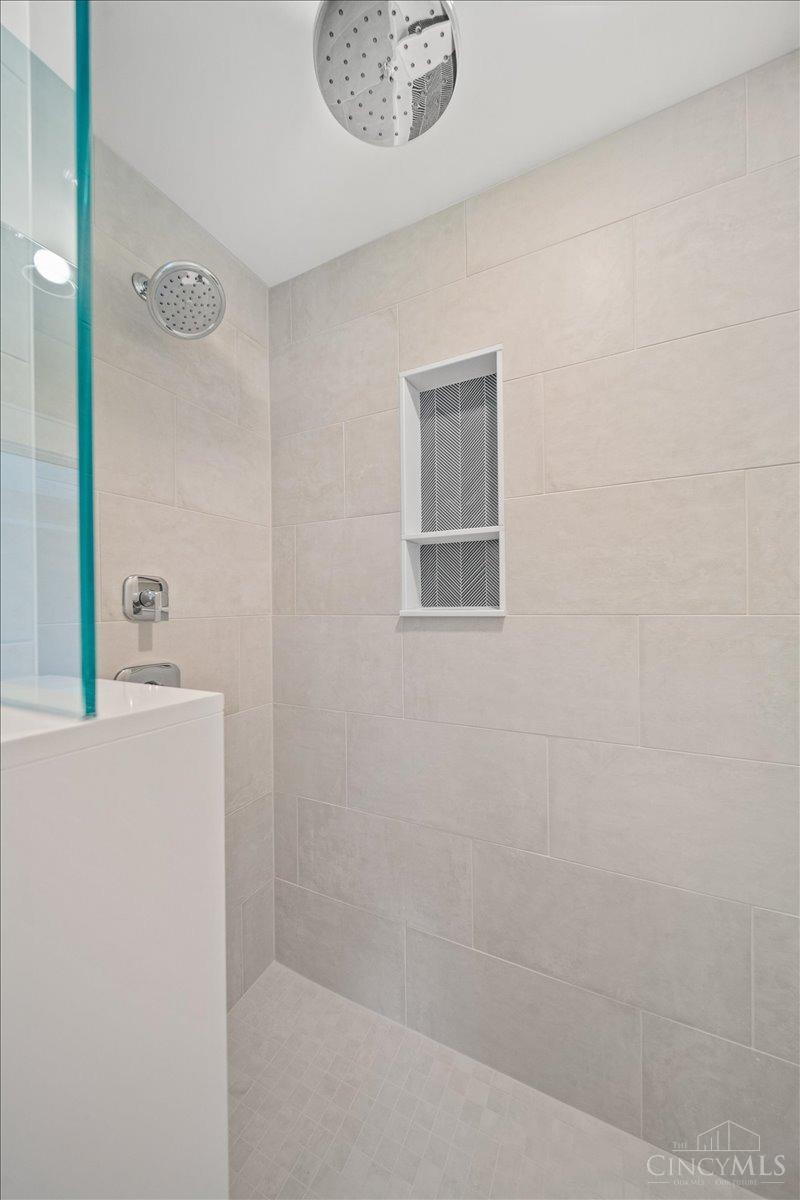 Cincinnati, Ohio, 45208, United States, 3 Bedrooms Bedrooms, ,3 BathroomsBathrooms,Residential,For Sale,1960711