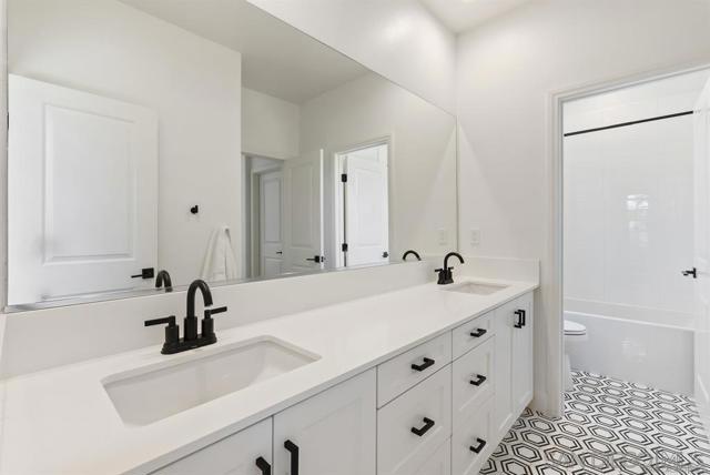 Escondido, California, 92029, United States, 5 Bedrooms Bedrooms, ,5 BathroomsBathrooms,Residential,For Sale,2029971