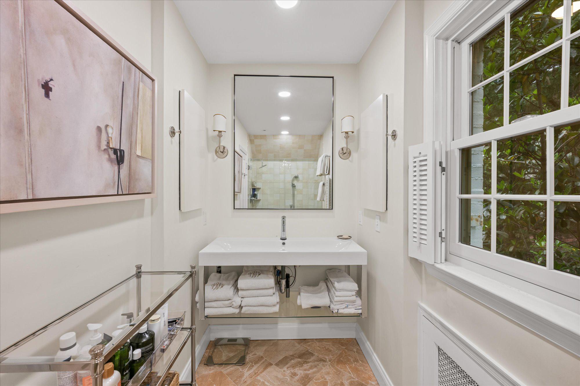  4923 Hillbrook Lane NW, Washington, DC, 20016 - 物件實景