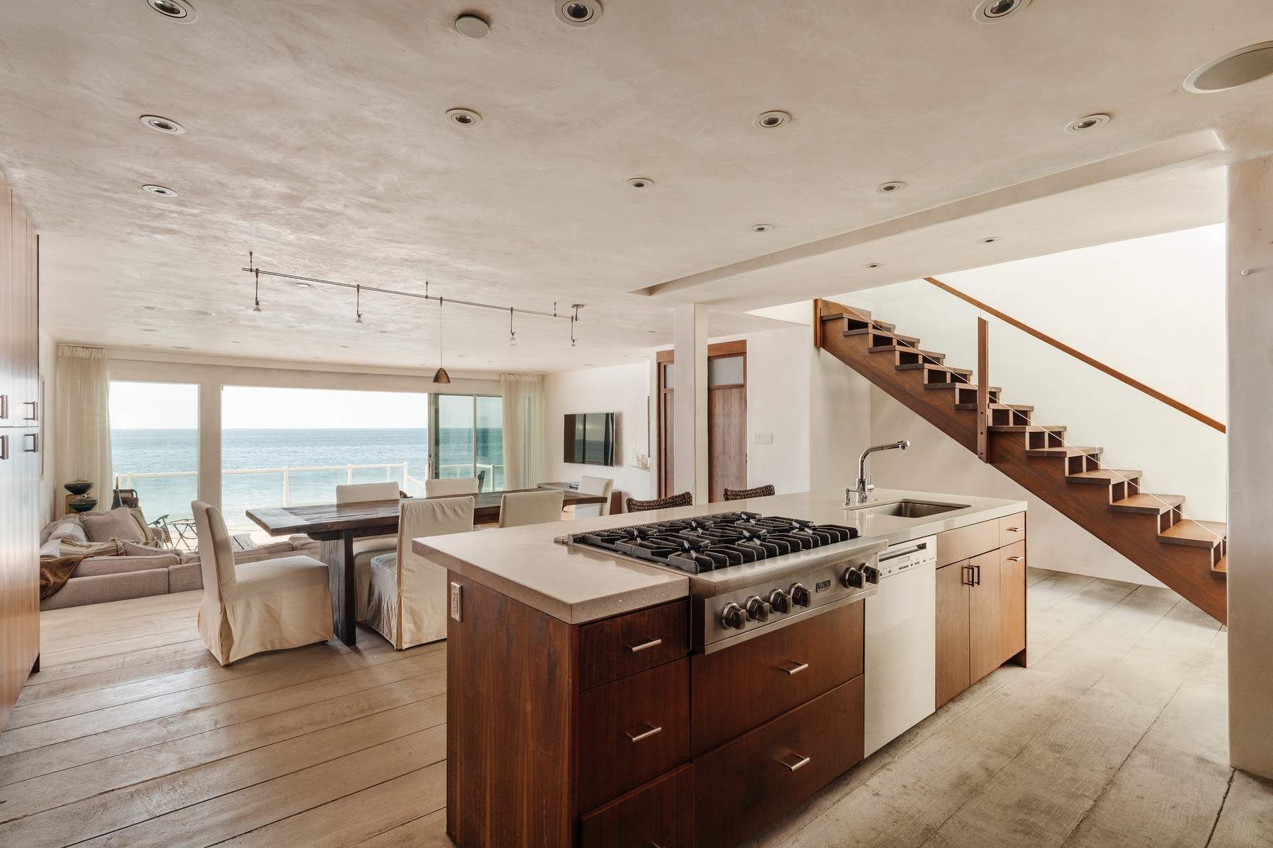  Own Malibu Road. Effortlessly - 物件實景