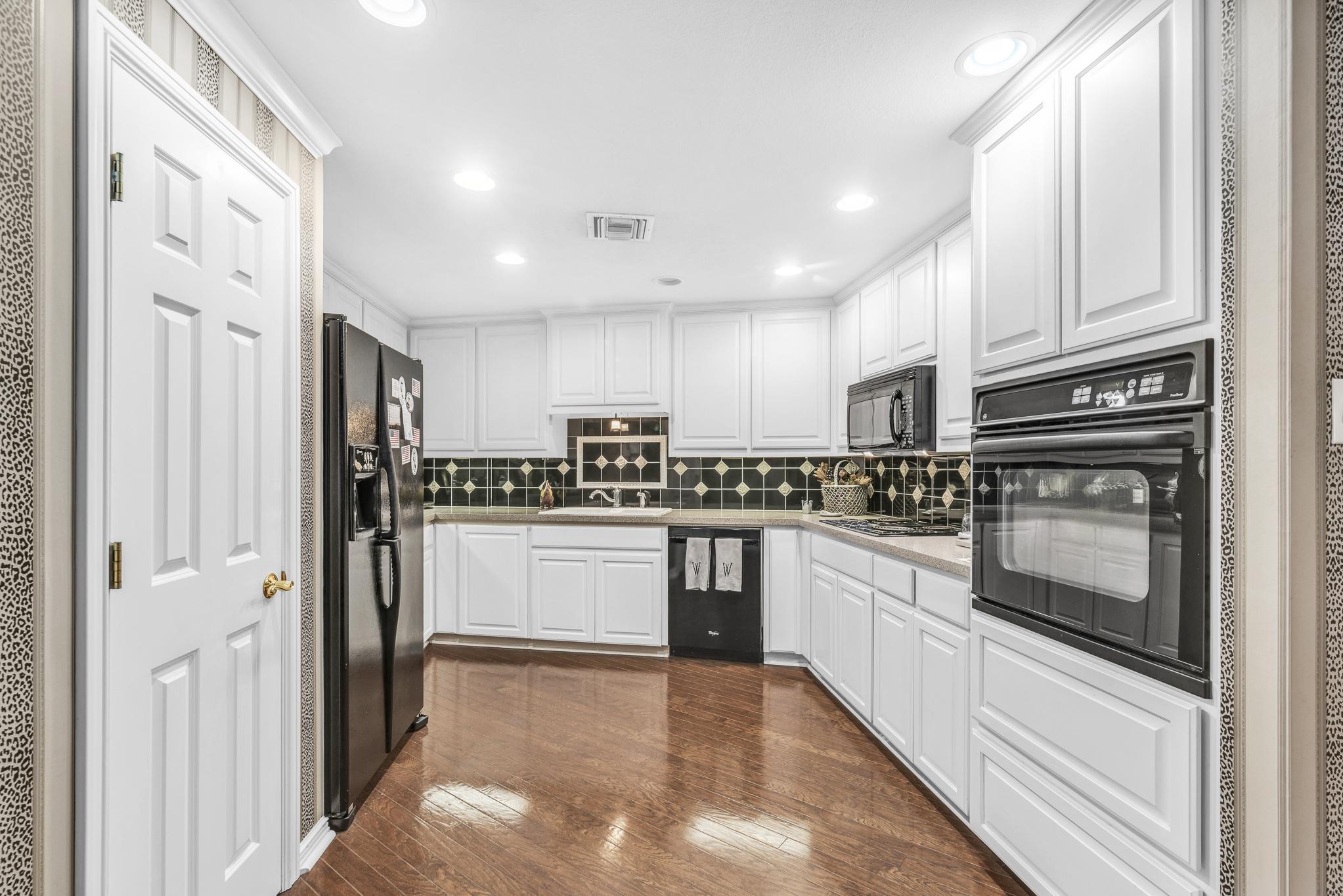 Corpus Christi, Texas, 78401, United States, 3 Bedrooms Bedrooms, ,3 BathroomsBathrooms,Residential,For Sale,1912480