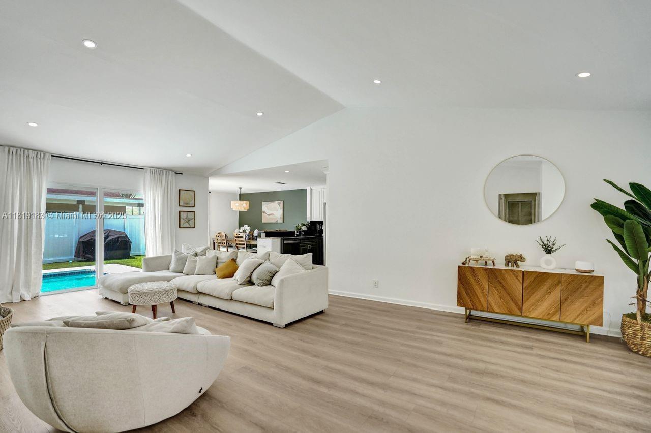 Boca Raton, Florida, 33496, United States, 3 Bedrooms Bedrooms, ,2 BathroomsBathrooms,Residential,For Sale,1850264