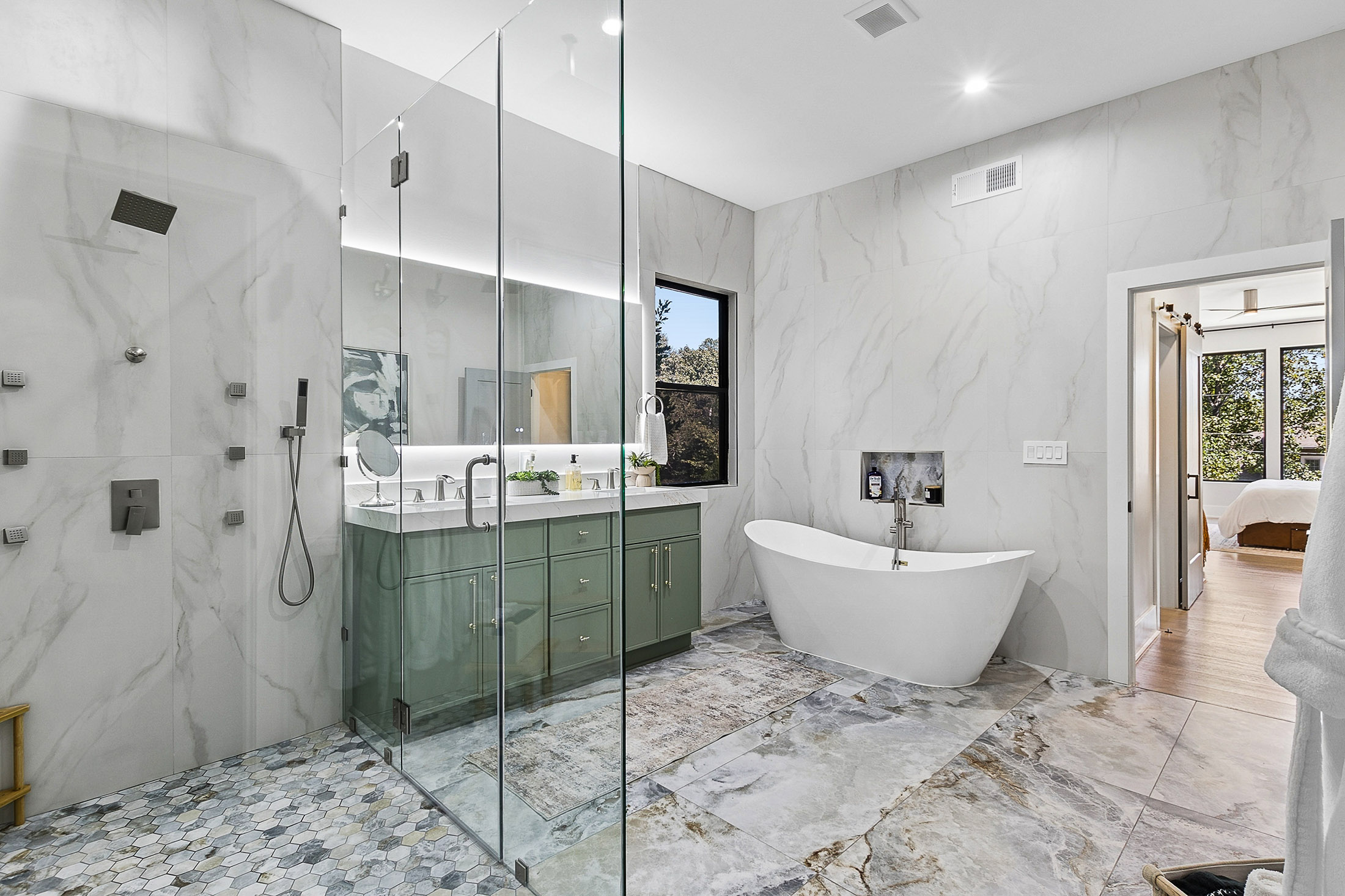  Sophisticated Modern Home in Sought-after Loring Heights - 物件實景