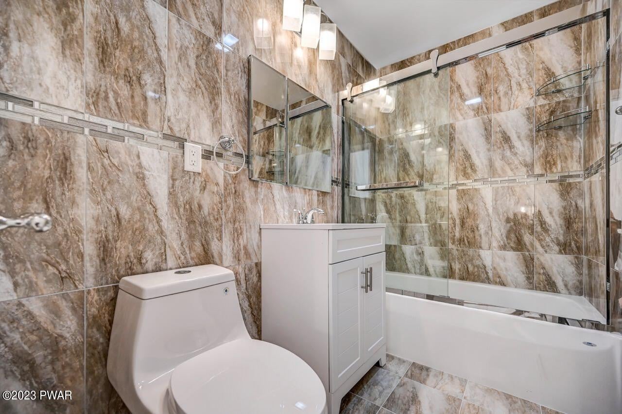 Lake Ariel, Pennsylvania, 18436, United States, 4 Bedrooms Bedrooms, ,4 BathroomsBathrooms,Residential,For Sale,2010728