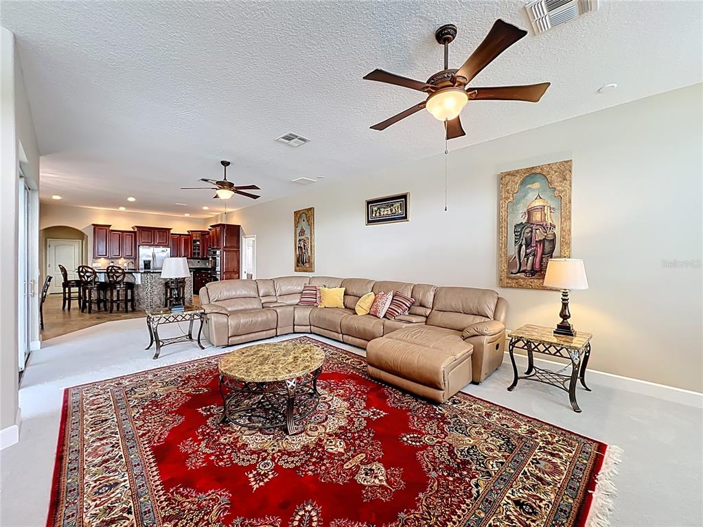 Orlando, Florida, 32829, United States, 4 Bedrooms Bedrooms, ,4 BathroomsBathrooms,Residential,For Sale,1913798