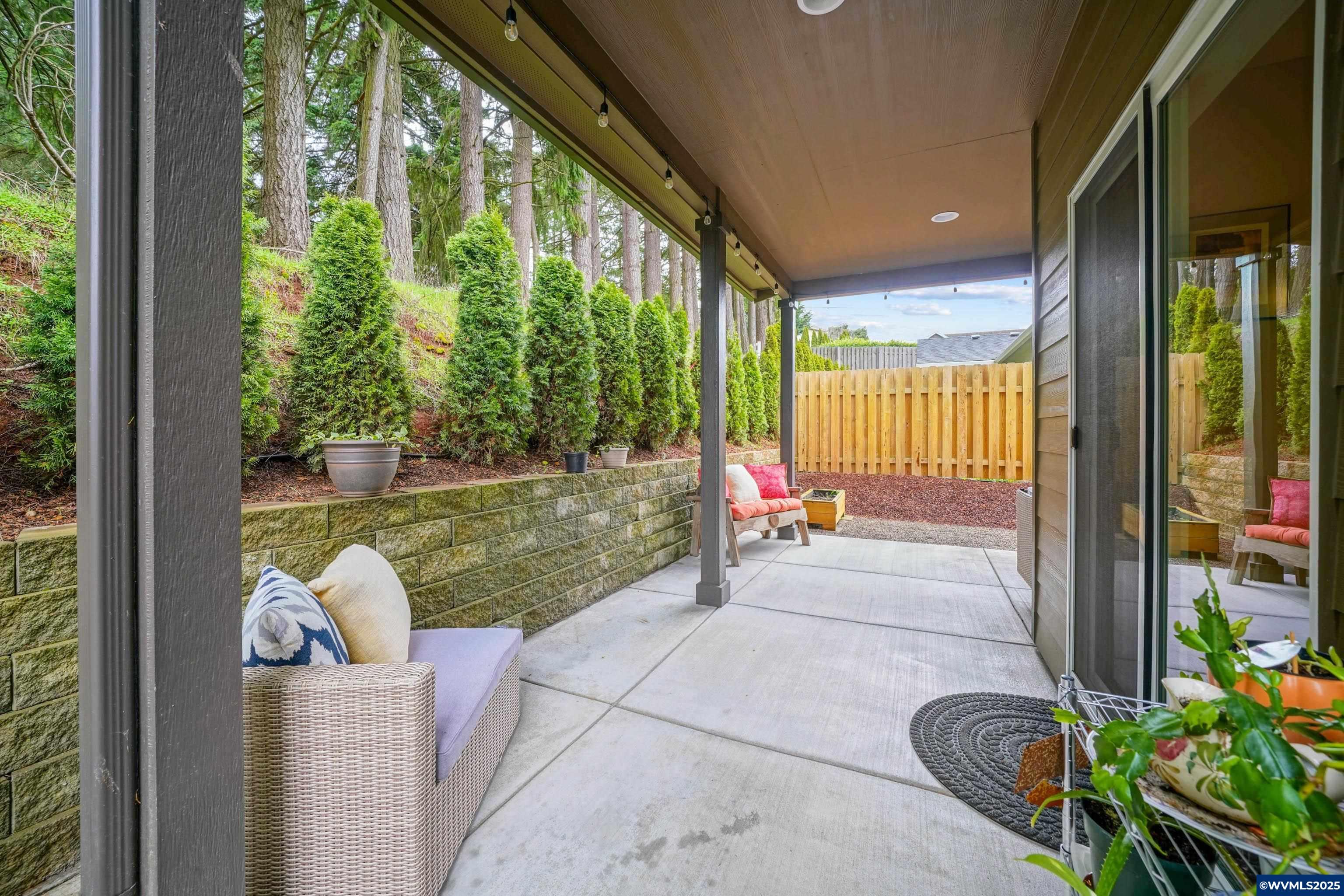 Salem, Oregon, 97306, United States, 3 Bedrooms Bedrooms, ,3 BathroomsBathrooms,Residential,For Sale,1891858