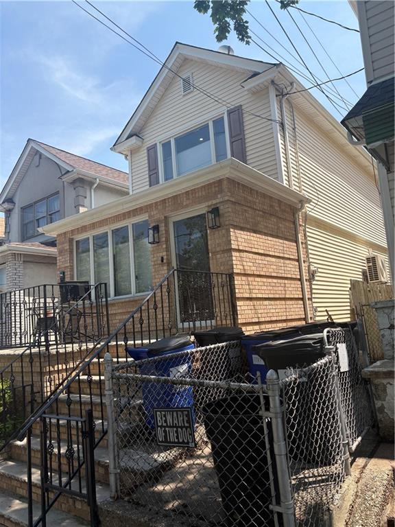 Brooklyn, New York, 11234, United States, 4 Bedrooms Bedrooms, ,2 BathroomsBathrooms,Residential,For Sale,1938147