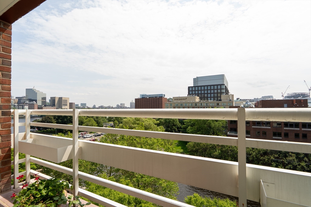 Cambridge, Massachusetts, 02141, United States, 2 Bedrooms Bedrooms, ,2 BathroomsBathrooms,Residential,For Sale,1913406