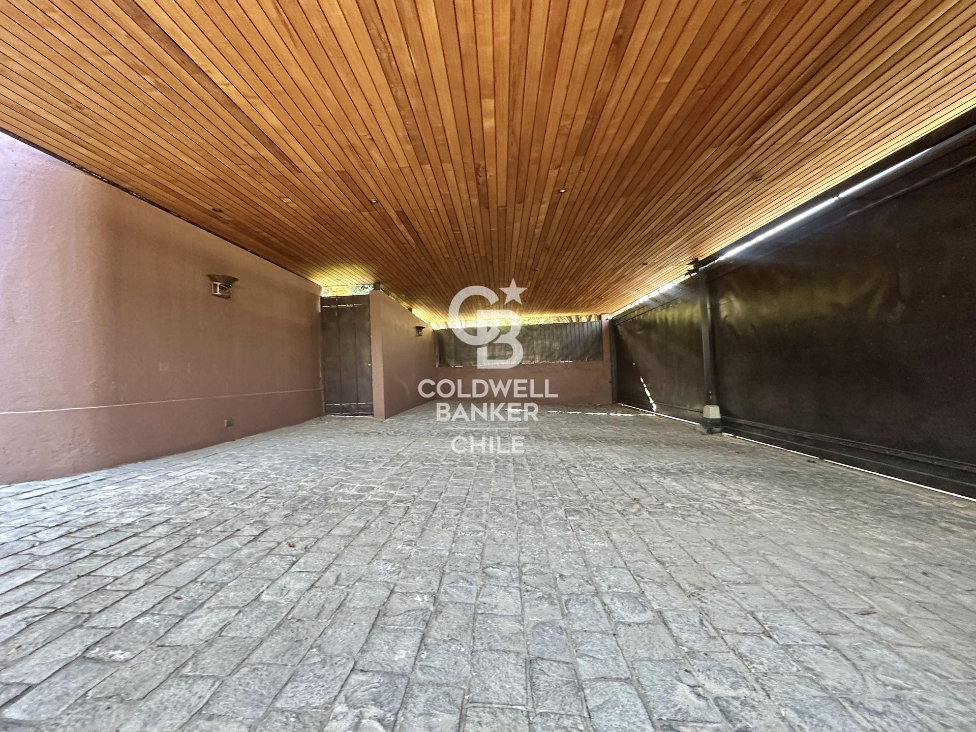 Lo Barnechea, Chile, 6 Bedrooms Bedrooms, ,5 BathroomsBathrooms,Residential,For Sale,1903645