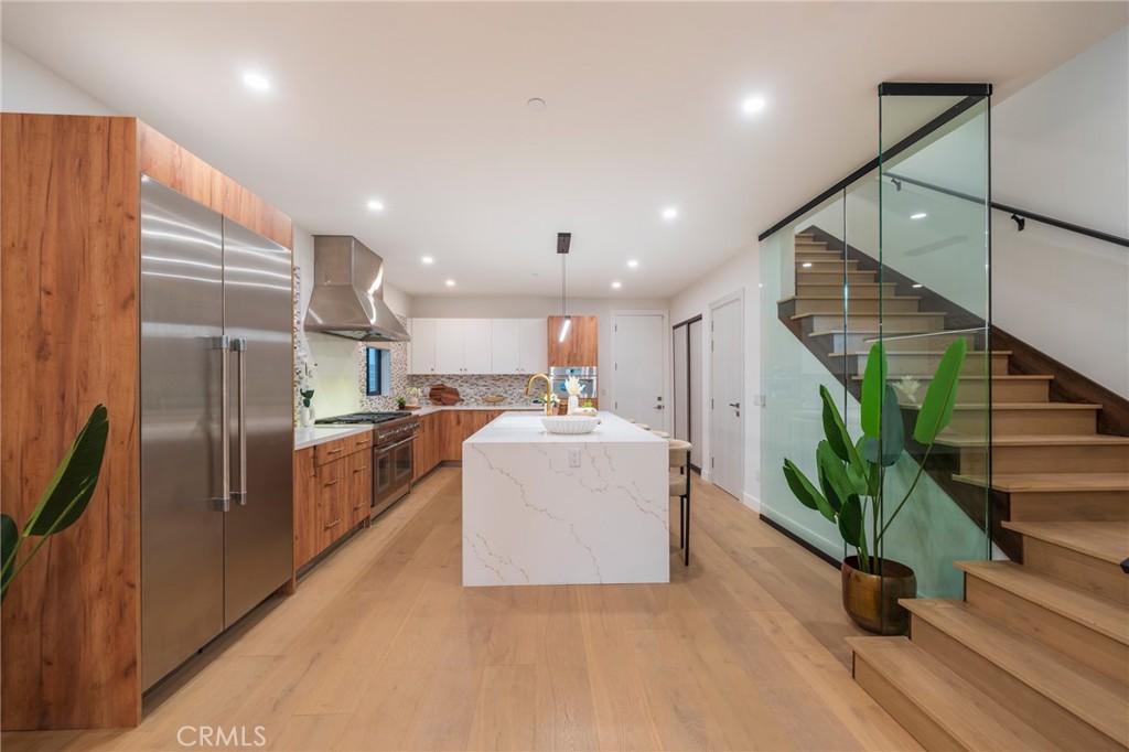 Huntington Beach, California, 92648, United States, 3 Bedrooms Bedrooms, ,5 BathroomsBathrooms,Residential,For Sale,2003455