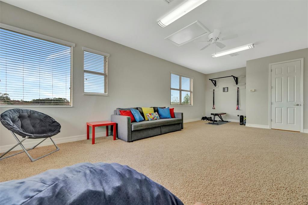 Bradenton, Florida, 34212, United States, 3 Bedrooms Bedrooms, ,4 BathroomsBathrooms,Residential,For Sale,1910869