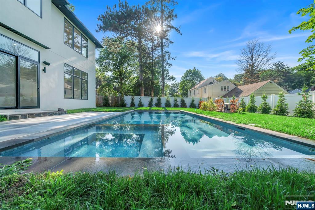 Tenafly, New Jersey, 07670, United States, 6 Bedrooms Bedrooms, ,6 BathroomsBathrooms,Residential,For Sale,1906714