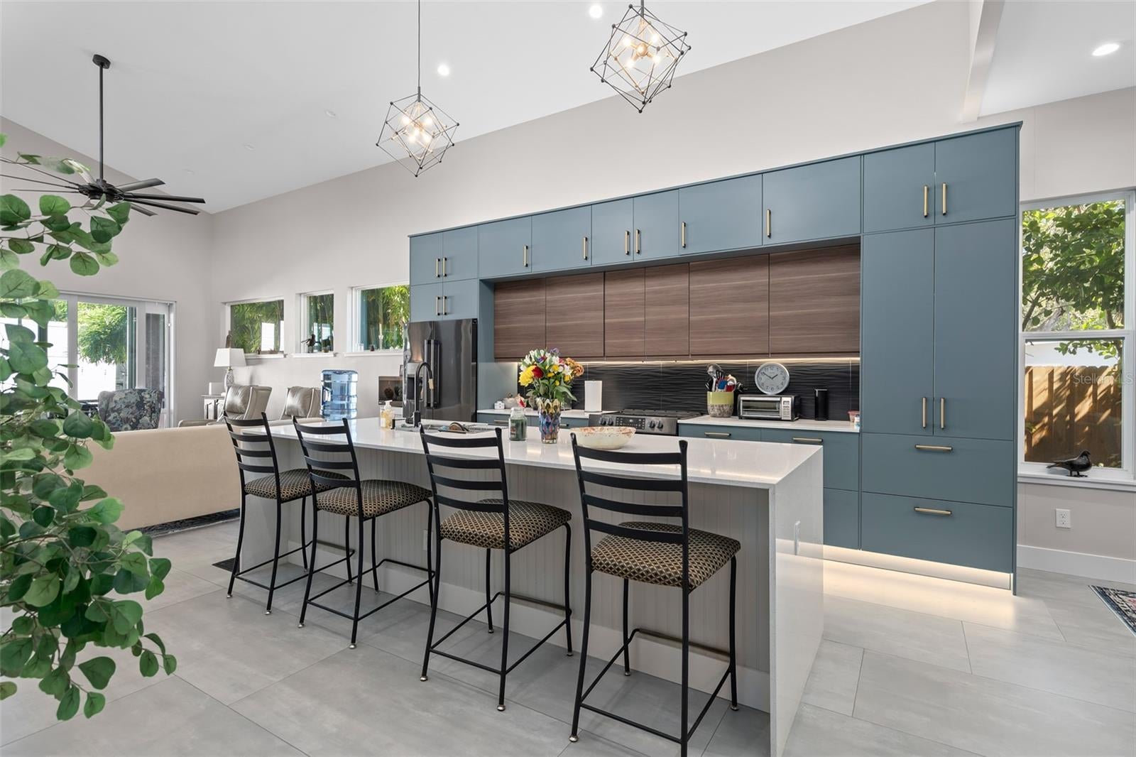 ORLANDO, Florida, 32806, United States, 4 Bedrooms Bedrooms, ,3 BathroomsBathrooms,Residential,For Sale,1978937