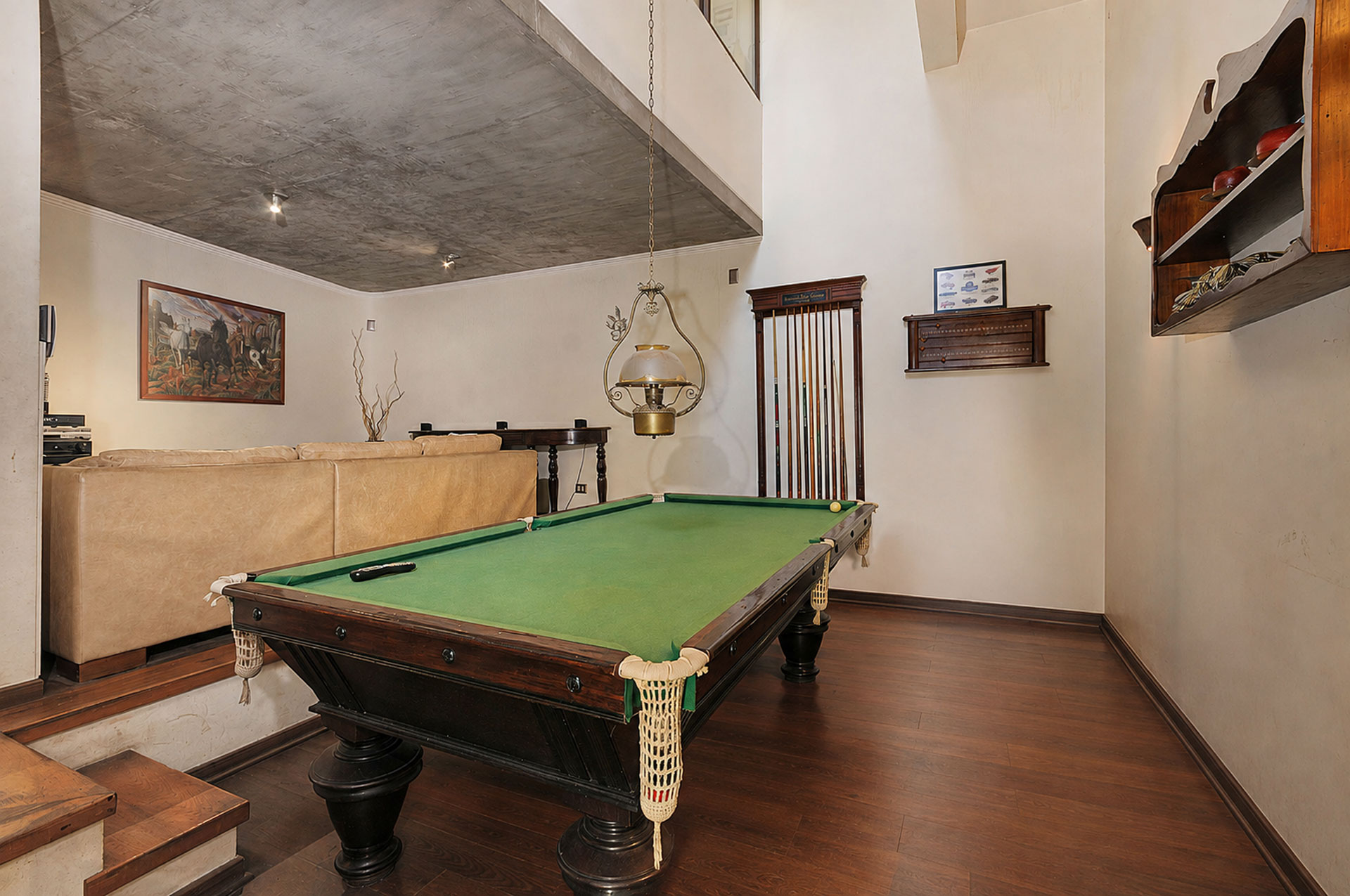  Modern home with generous living spaces,  in La Reina Alta - 物件實景