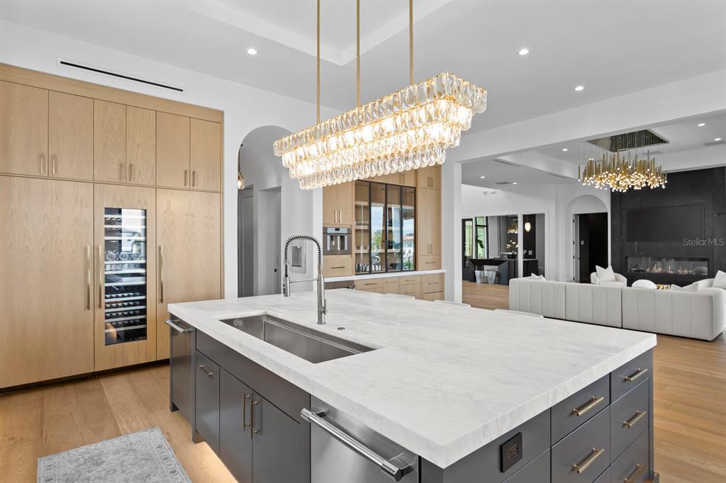 Tampa, Florida, 33629, United States, 4 Bedrooms Bedrooms, ,6 BathroomsBathrooms,Residential,For Sale,1932430