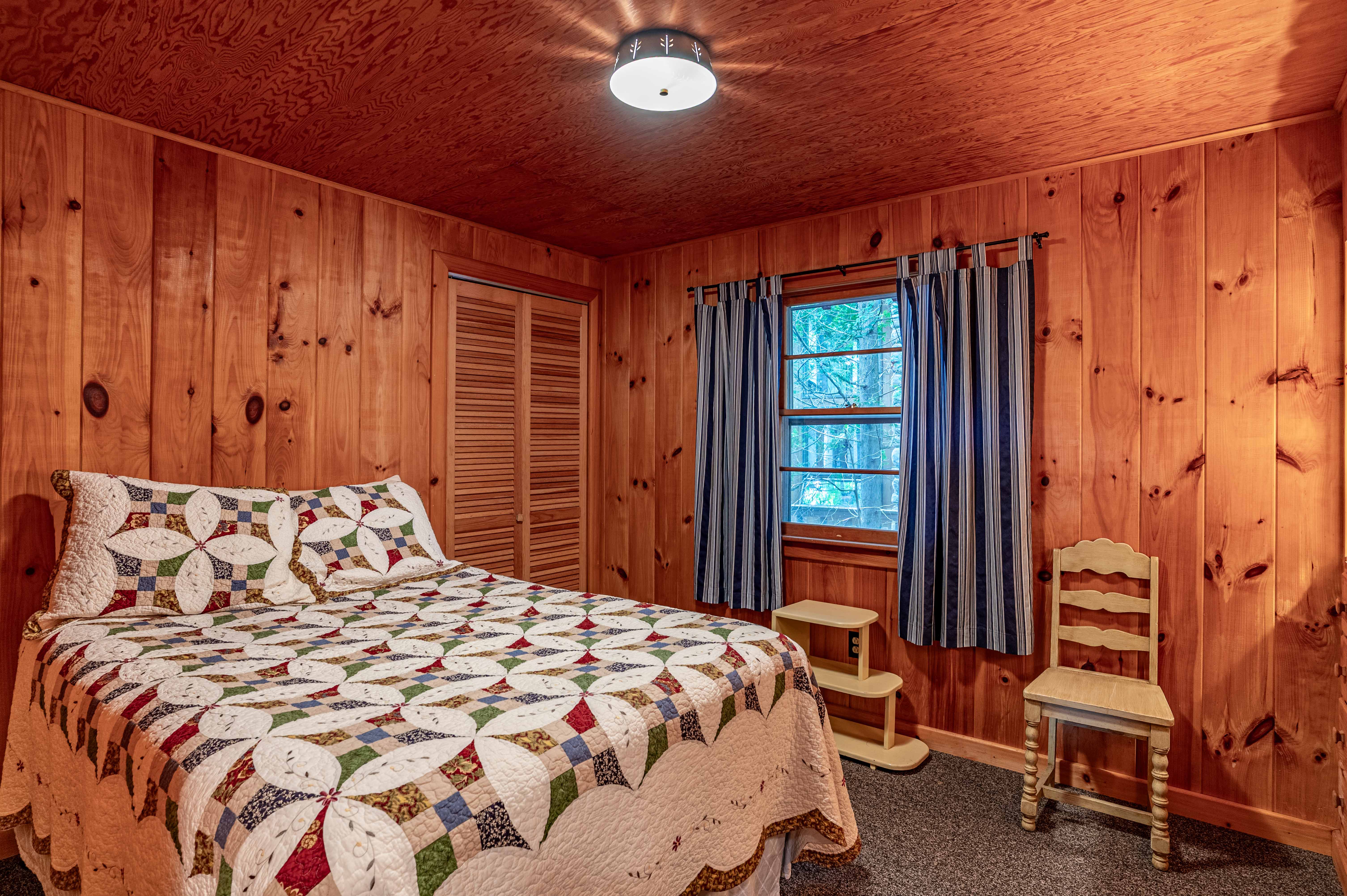  Twin Cottages on 75