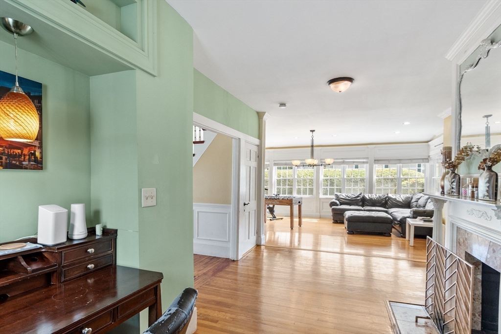 Brockton, Massachusetts, 02301, United States, 3 Bedrooms Bedrooms, ,2 BathroomsBathrooms,Residential,For Sale,1938670