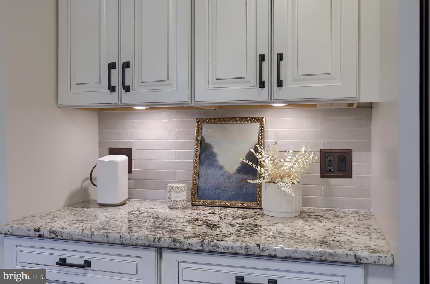 Lancaster, Pennsylvania, 17601, United States, 4 Bedrooms Bedrooms, ,3 BathroomsBathrooms,Residential,For Sale,1999084