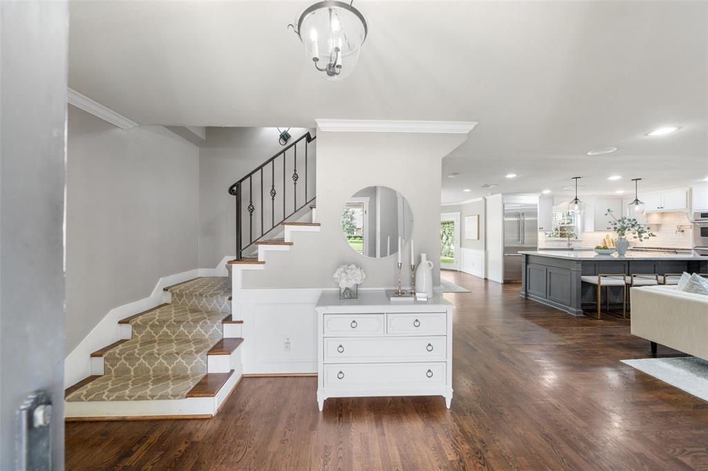 Houston, Texas, 77079, United States, 4 Bedrooms Bedrooms, ,3 BathroomsBathrooms,Residential,For Sale,1856423