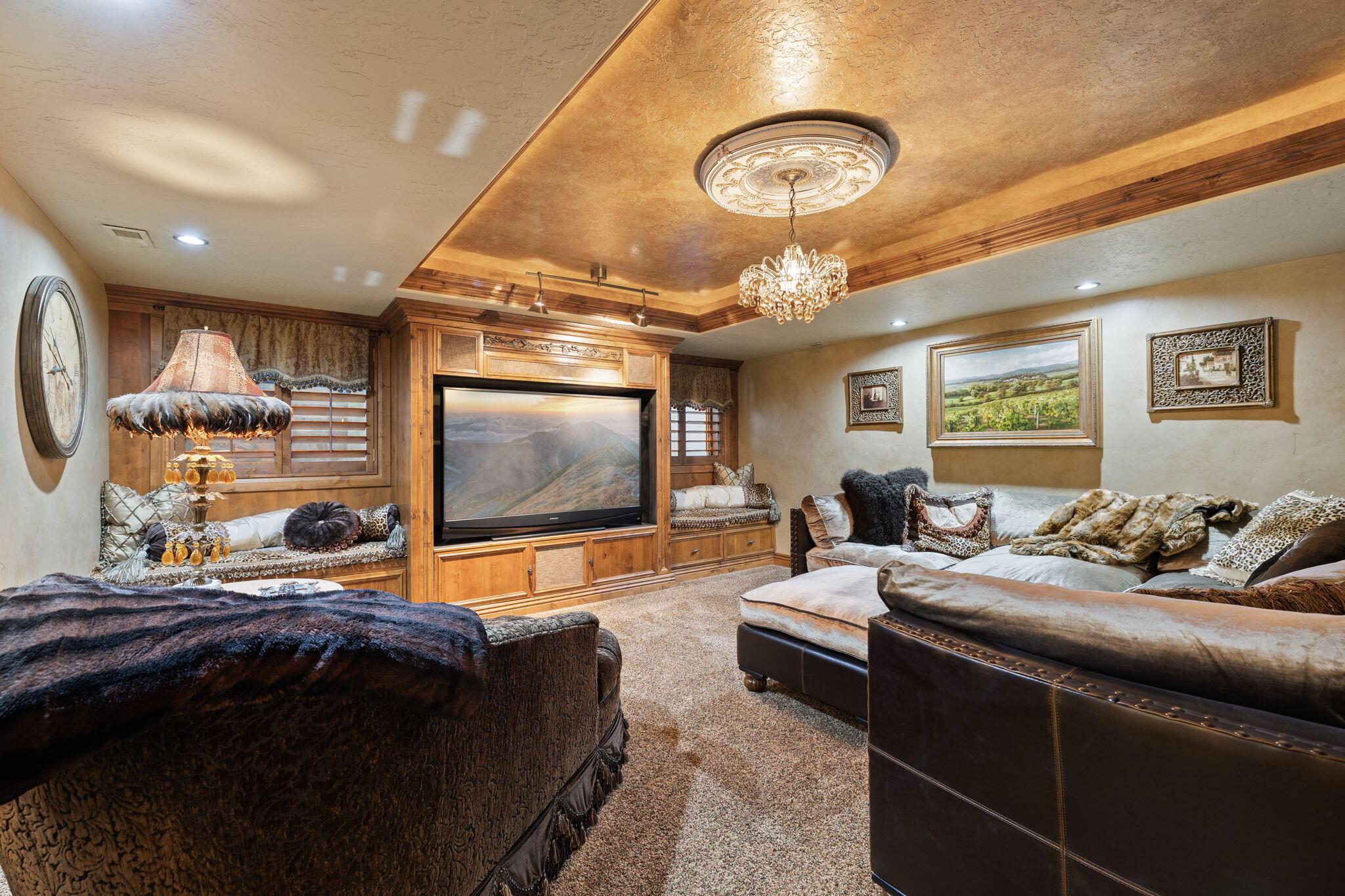 Salt Lake City, Utah, 84121, United States, 5 Bedrooms Bedrooms, ,6 BathroomsBathrooms,Residential,For Sale,1974562