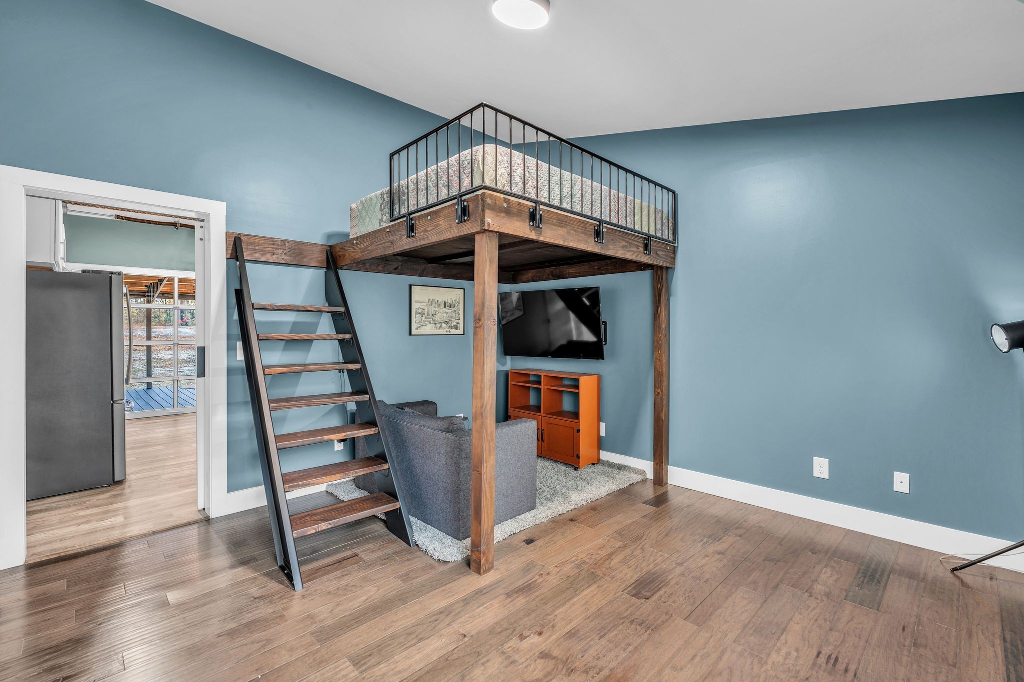 Lawrenceburg, Tennessee, 38464, United States, 3 Bedrooms Bedrooms, ,2 BathroomsBathrooms,Residential,For Sale,1988377