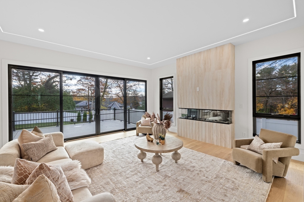 Newton, Massachusetts, 02461, United States, 7 Bedrooms Bedrooms, ,8 BathroomsBathrooms,Residential,For Sale,1995723