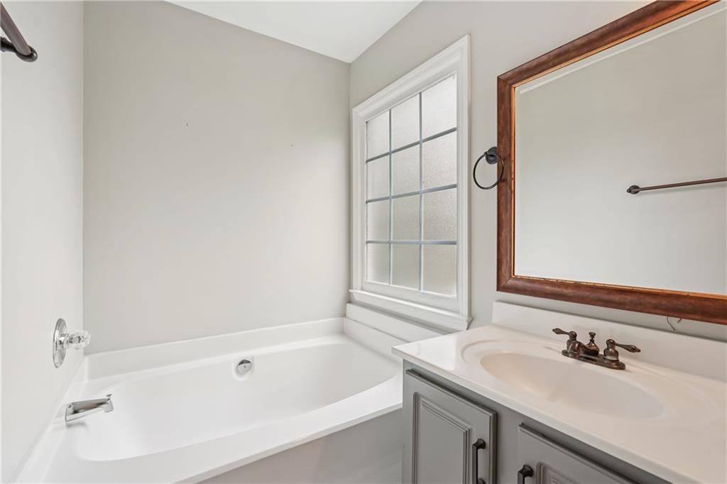 Alpharetta, Georgia, 30004, United States, 4 Bedrooms Bedrooms, ,3 BathroomsBathrooms,Residential,For Sale,1978370