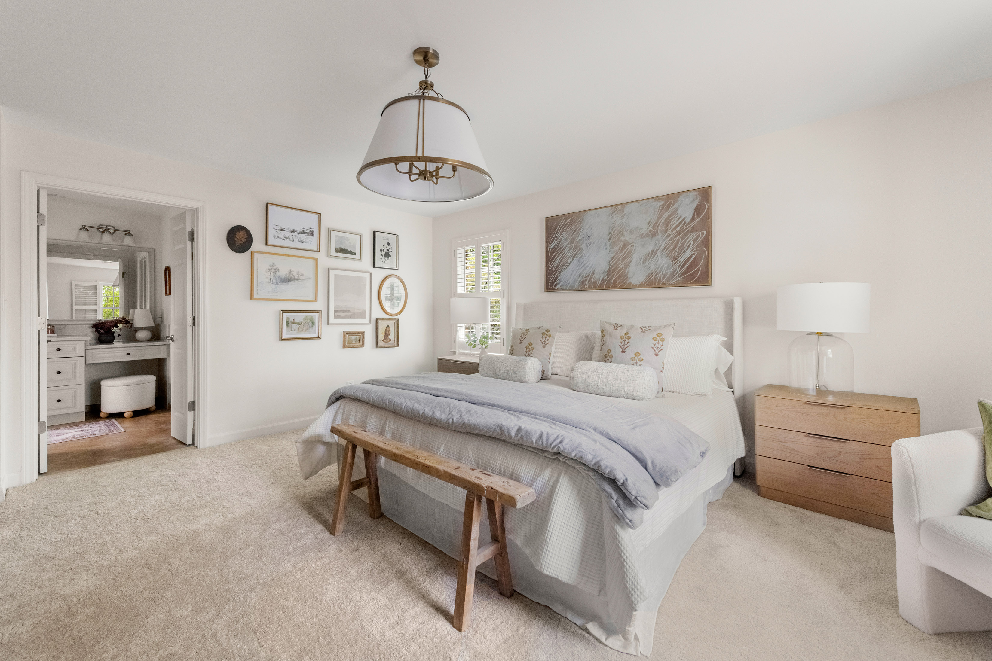  Beautifully Reimagined and Meticulously Maintained Home - 物件實景