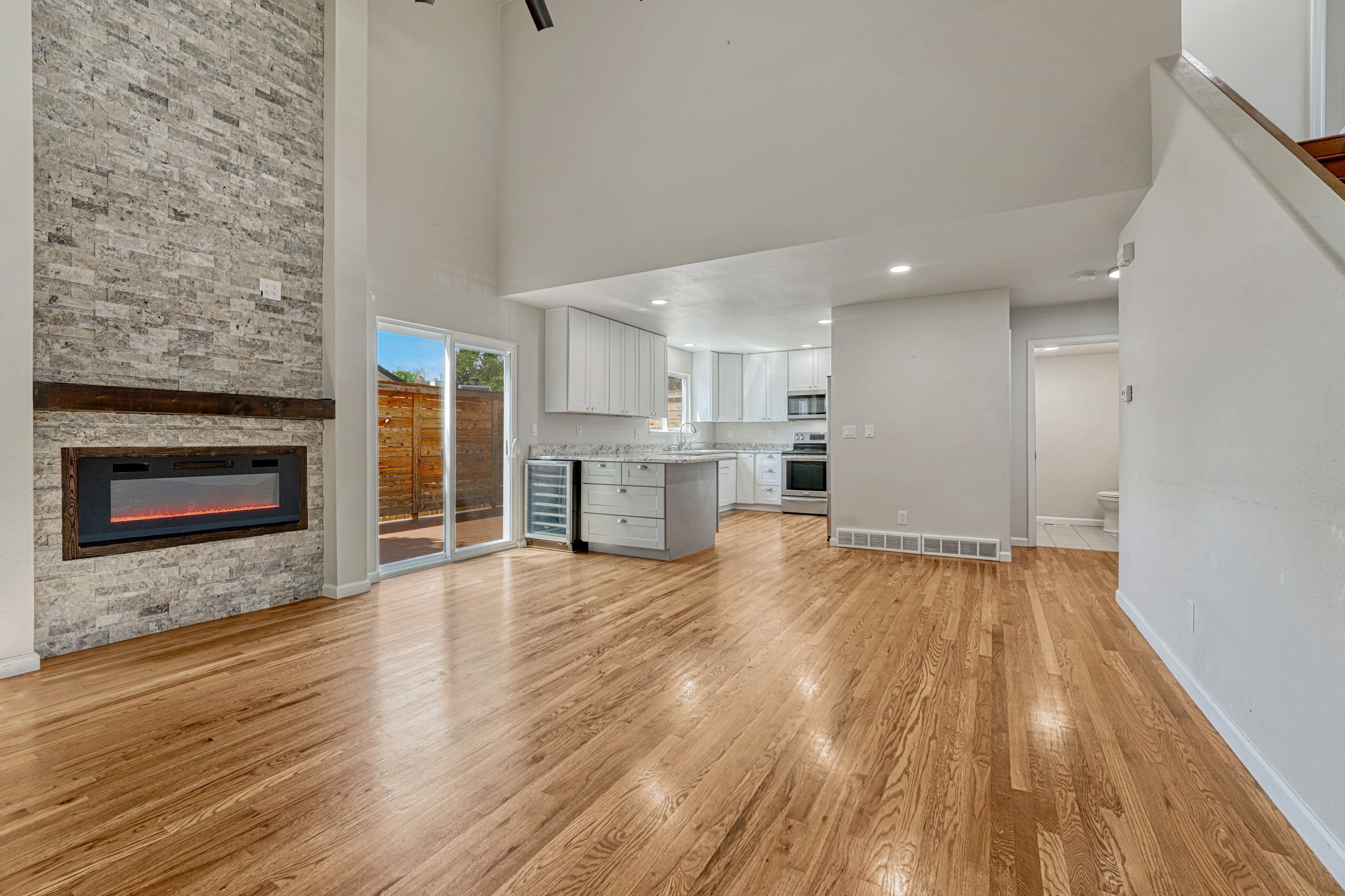  Hardwood Flooring and Mountain Views in 80919 - 物件實景
