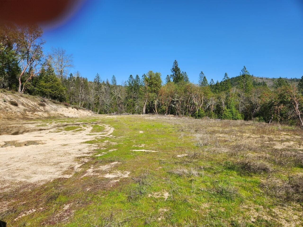 Grants Pass, Oregon, 97526, United States, 3 Bedrooms Bedrooms, ,2 BathroomsBathrooms,Residential,For Sale,1982829