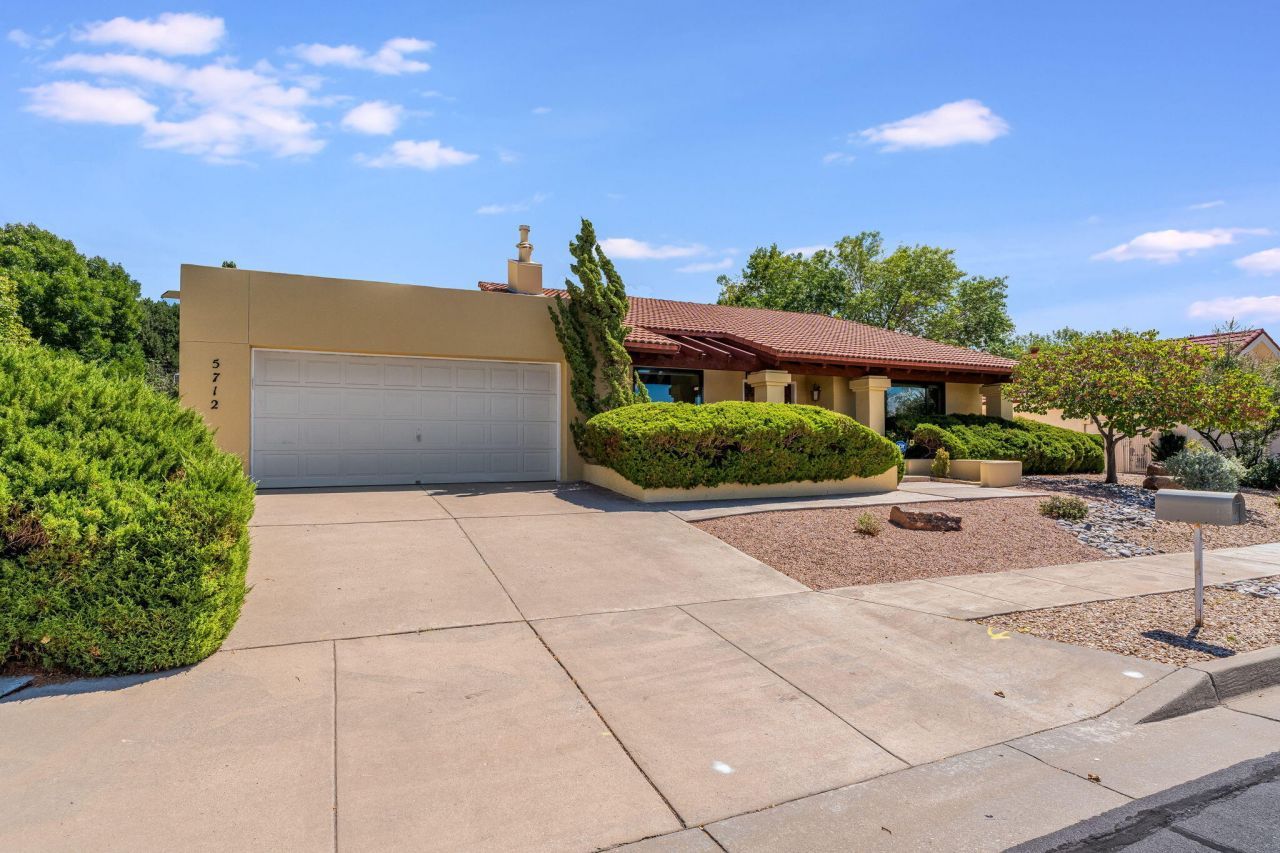 Albuquerque, New Mexico, 87111, United States, 4 Bedrooms Bedrooms, ,3 BathroomsBathrooms,Residential,For Sale,1947395