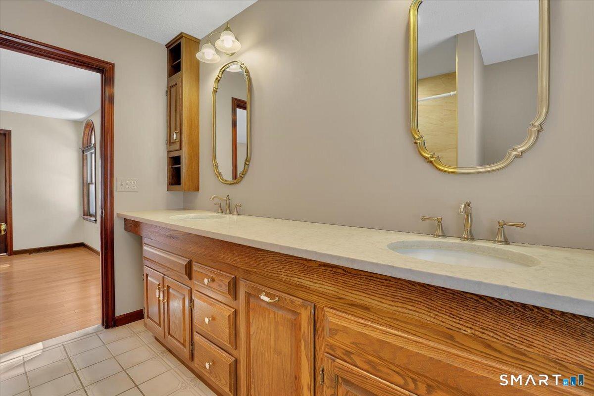 Southington, Connecticut, 06489, United States, 4 Bedrooms Bedrooms, ,3 BathroomsBathrooms,Residential,For Sale,2013788