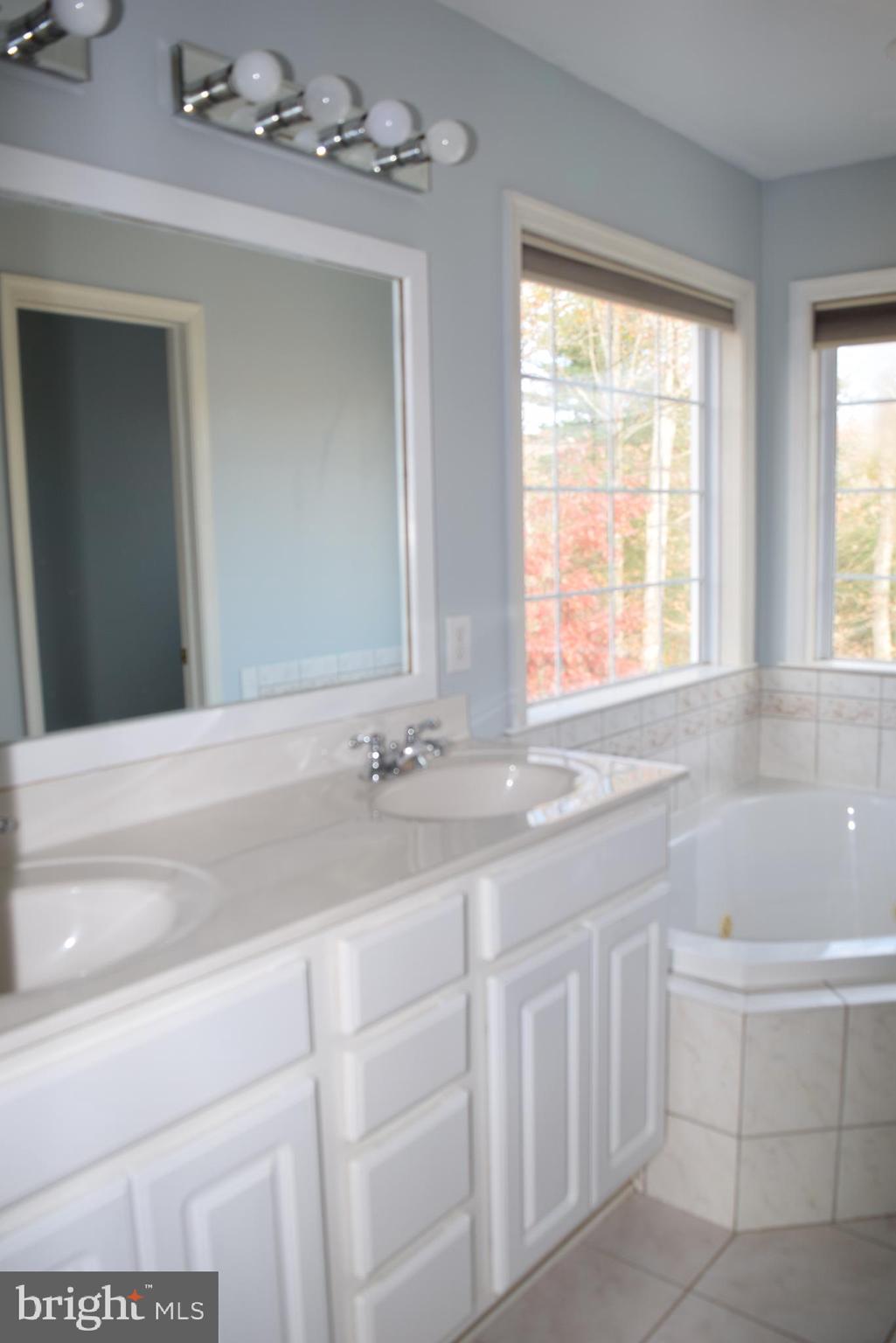 Winchester, Virginia, 22603, United States, 4 Bedrooms Bedrooms, ,4 BathroomsBathrooms,Residential,For Sale,1942583