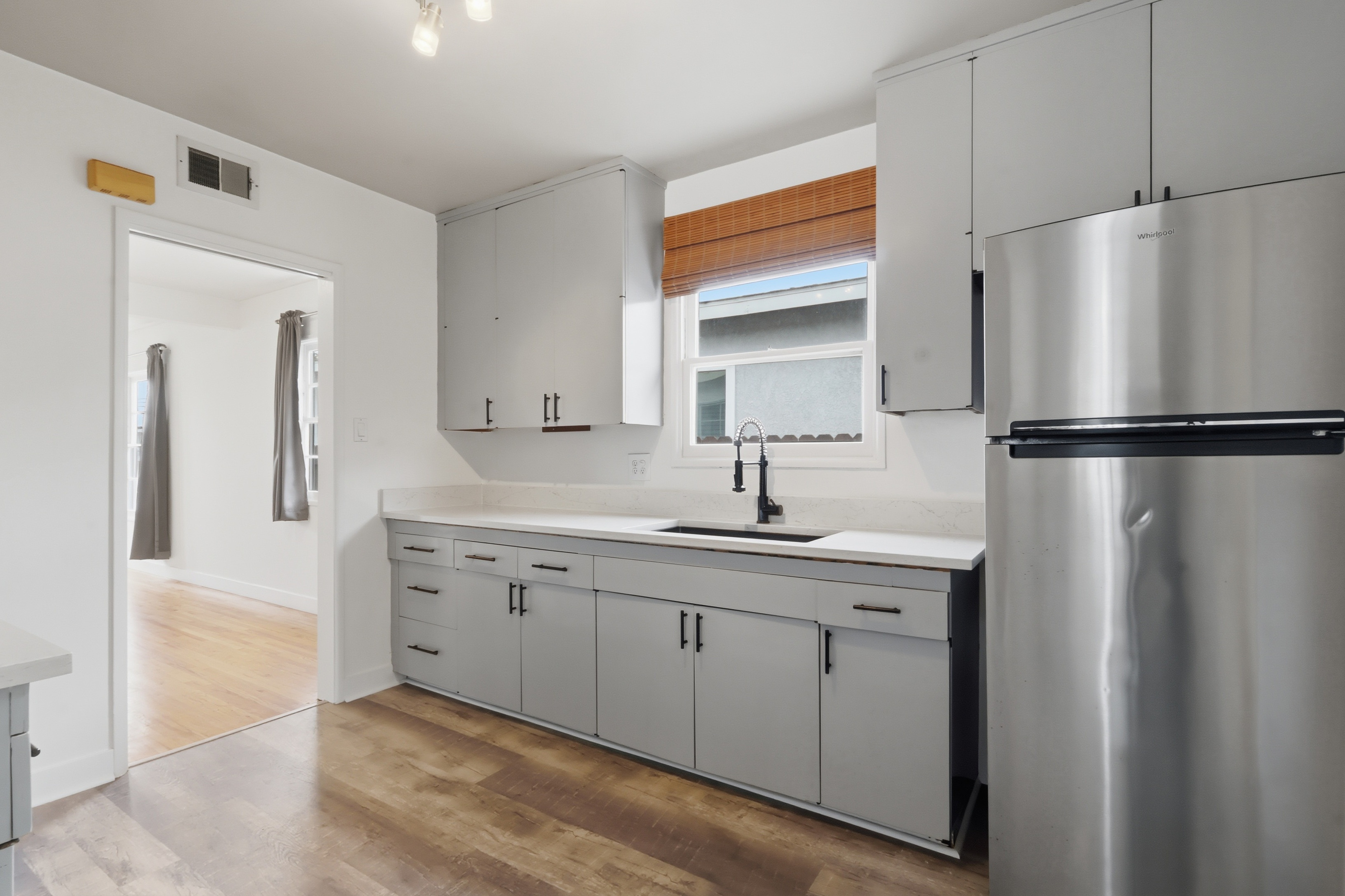  1911 West 160th Street, Gardena, CA 90247 - 物件實景