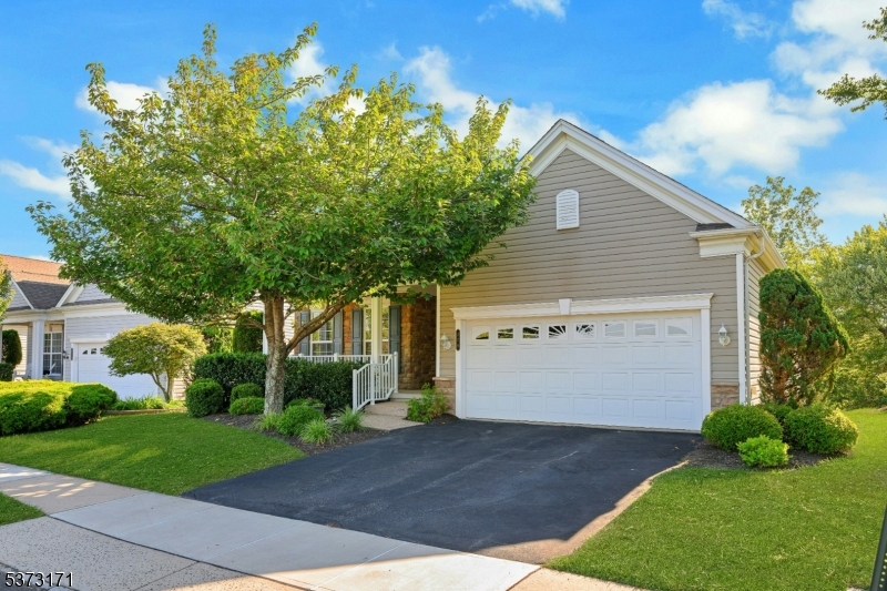 Franklin Twp., New Jersey, 08873, United States, 2 Bedrooms Bedrooms, ,2 BathroomsBathrooms,Residential,For Sale,1947950
